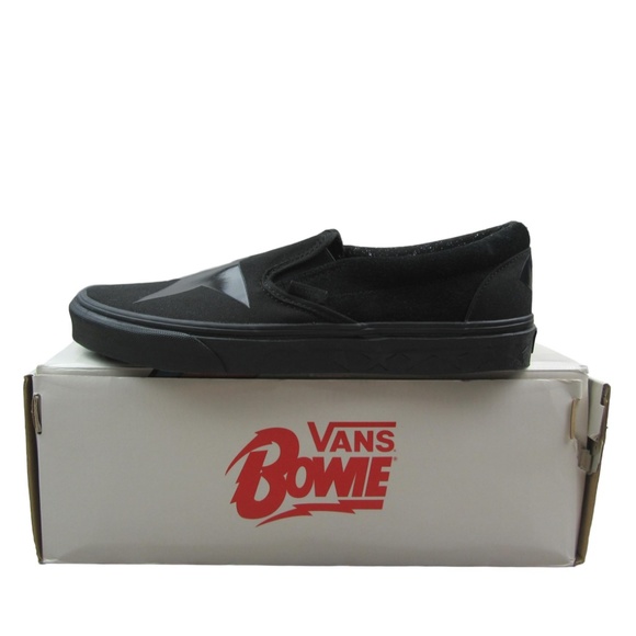 vans slip on triple black